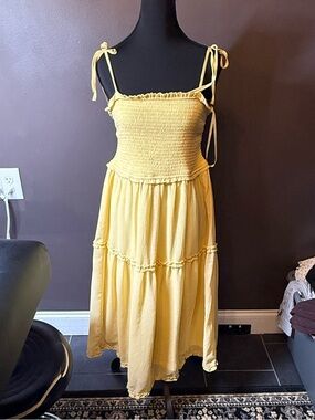 She and Sky Yellow Tie-Shoulder Smocked Midi Dress